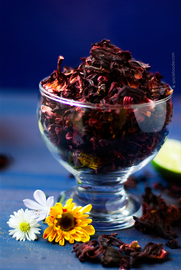 Agua de Jamaica or Hibiscus Tea | #aguadejamaica #hibiscus #mexican #edibleflowers